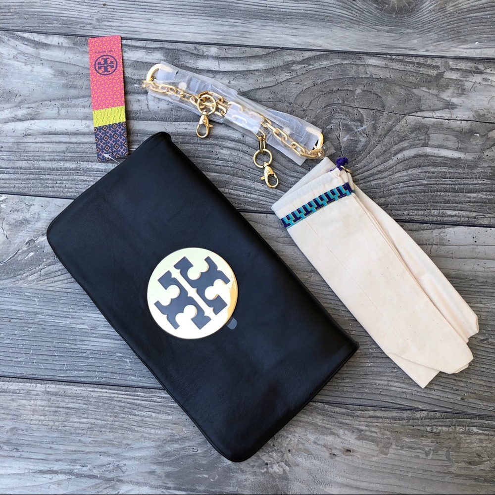 🌟HP🌟Tory Burch Reva Clutch Black/Gold NWT - Picture 4 of 12